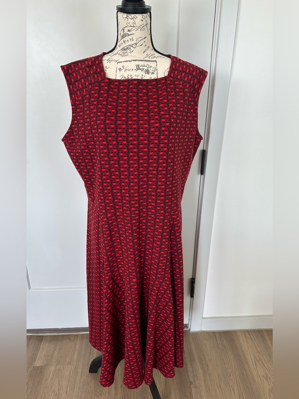 Lands' End Red and Black Sleeveless Midi Dress with Geometric Print  size 1X.